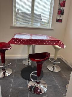 4 bedroom suit Contractors or Families Newport TF10 - 3