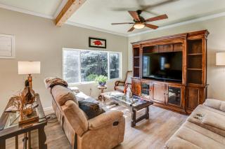 Walk to River Oacoma Home with Dog-Friendly Yard! - 0