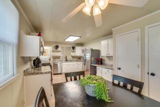 Walk to River Oacoma Home with Dog-Friendly Yard! - 1