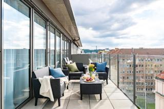 Prague Days - Family Friendly Two Bedroom Apartment with Garage - 0