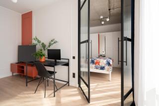 New Old Town flat, Free Parking, TV, Work desk, Monitor, AC, Security - 6