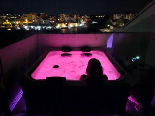 Nautica bulles jacuzzi privatif vue lac marin - 0