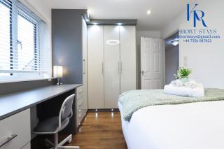 6BDR Stylist Home - 4 Parking Family & Contractor - 4