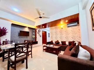Spacious 3 BHK Condo Central, Cozy & Convenient - 7