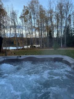 Cozy Lakefront Retreat - 9