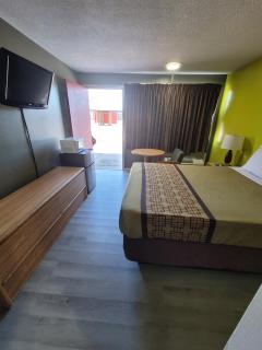 Lamplighter Inn Independence - 4