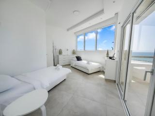 Blue Horizon Penthouse - 3