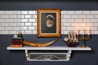 The Captain's Quarters - Home & Guesthouse - 6