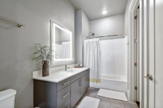 Luxury Apartment - Fast Wi-Fi - Free Parking - 1