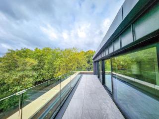 Luxury 3 Bedroom Penthouse Apartment - 0