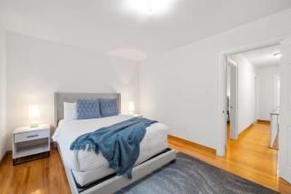 Stylish 3BR Urban Retreat near Christie Sleeps 6 - 8