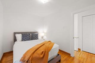 Stylish 3BR Urban Retreat near Christie Sleeps 6 - 7