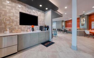 Luxury Downtown Apartment - Fast Wi-Fi - Desk Area - 2