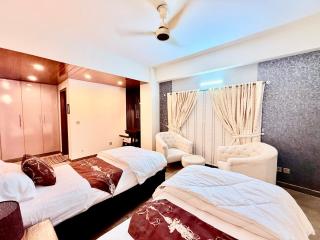 Spacious 3 BHK Condo Central, Cozy & Convenient - 9