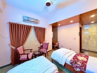 Spacious 3 BHK Condo Central, Cozy & Convenient - 3