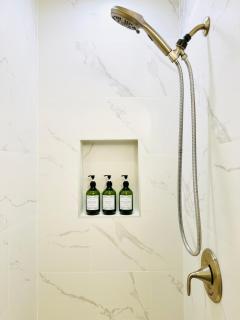 Modern 2BR Guest Suite with Kitchen, Free Parking, Fire Pit - 10 mins to SJC - 7