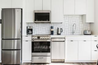 Blueground Revere courtyard games wd ac BOS-1092 - 7