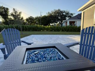 Hot Tub Haven by Hospitals & Beach - 1