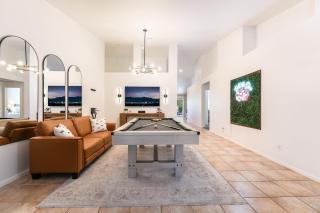 Luxury Vegas Escape,Pool, Playroom & Mtn Views - 0