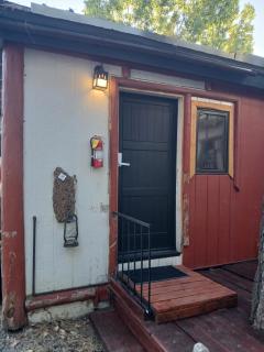 Lakefront Escape Studio King Bed Cabin 50 - 9