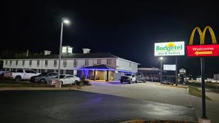 Budgetel inn & Suites - 8