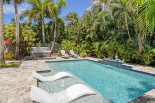 Mermaids Oasis - 315 - 0