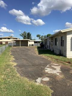 Quiet, Cool & Modern 3BR - 1