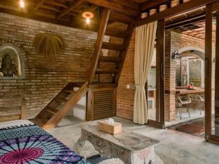 Pabuan Villa, private, ethnic and romantic - 8