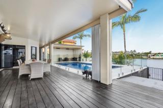 Serene 5BR Waterfront Escape - Prestige - 0