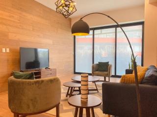 Luxurious and centric 3BD with pool and gym - 7