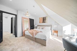 Elegant 3BR Escape Modern Vibes w Parking - 8