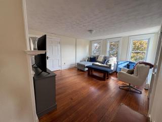 Seaside Stay in Historic Warren - 9