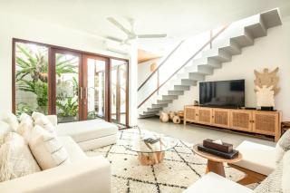 Chic 2BR Villas, Brawah, 300m to Coastal Bliss - 1