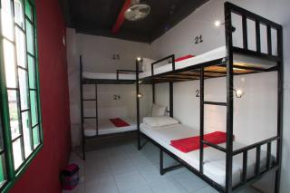 Vangvieng Rock Backpacker Rooftop Hostel - 1