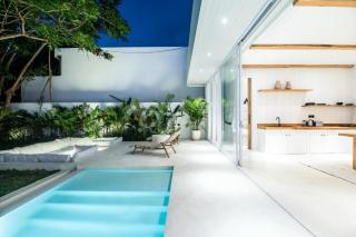 Lush 2BR Villa, 4min to Bingin's Coastal Escape - 1