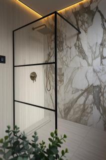 2 BEDS Free Parking Right Where You Want to Be - 2