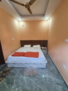 Tulsi Ganga Hostel - 6