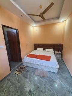 Tulsi Ganga Hostel - 5