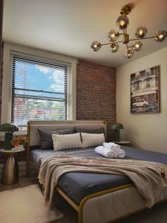 2 BEDS Free Parking Right Where You Want to Be - 8