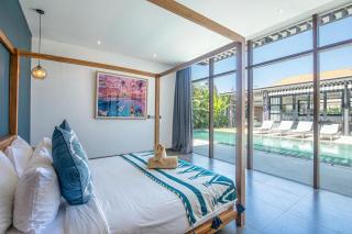 Opulent 5BR Villa, Enclosed Living, Canggu - 4
