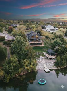 Gray Owl Lodge- A Serene Lakefront Retreat on Sleepy Hollow Lake near Hudson NY - 0