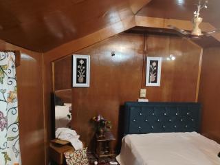 Mombay group of House boat premium - 2