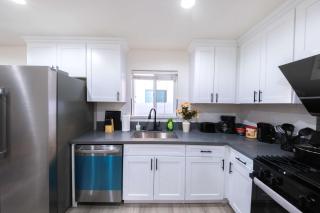 Modern Private Room W Unattached Private Bathroom in Shared Home Walk to USC - 1