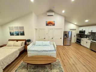 The Grove - A Family Friendly Modern Studio in Portland-Beaverton-Hillsboro - 9
