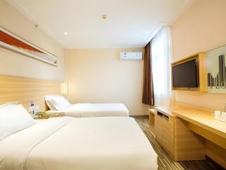 City Comfort Inn Guilin North High Speed Railway Station Square - 1