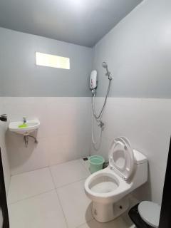 SandGrizz Tourist Inn - 6