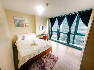 Cozi Family or business suite near Mitsukoshi BGC wifi pool - 9