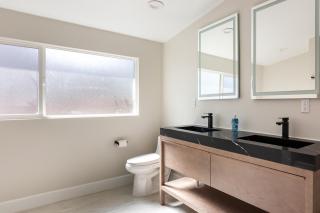 Spacious 5 BR Brand New House LAX - 5