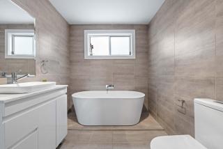 Sleek & Comfortable Single Room at Revesby with Shared Amenities - 1