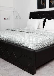 Sleepeaze Hotel - 3